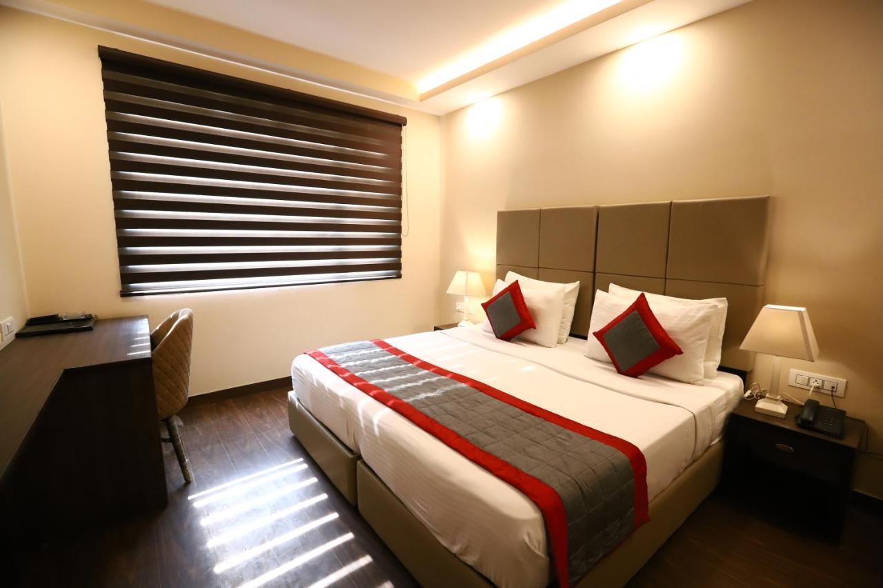 Hotel Azulo Inn Bhikaji Cama Place Delhi - Couple Friendly Local Ids Accepted New Delhi Buitenkant foto