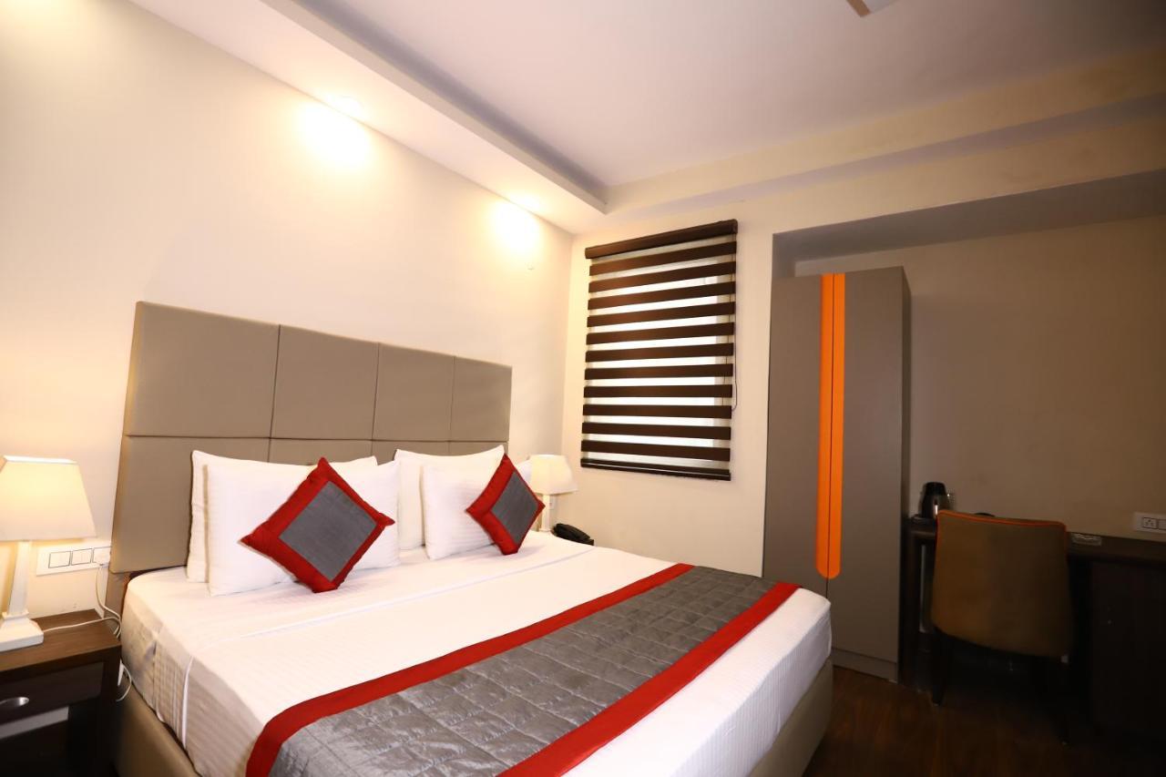 Hotel Azulo Inn Bhikaji Cama Place Delhi - Couple Friendly Local Ids Accepted New Delhi Buitenkant foto