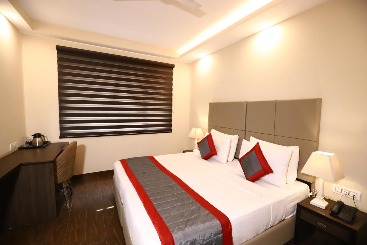 Hotel Azulo Inn Bhikaji Cama Place Delhi - Couple Friendly Local Ids Accepted New Delhi Buitenkant foto