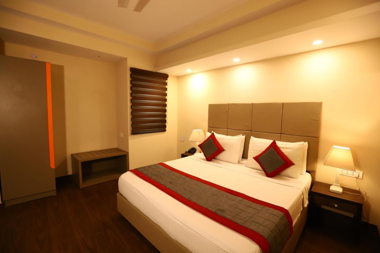 Hotel Azulo Inn Bhikaji Cama Place Delhi - Couple Friendly Local Ids Accepted New Delhi Buitenkant foto