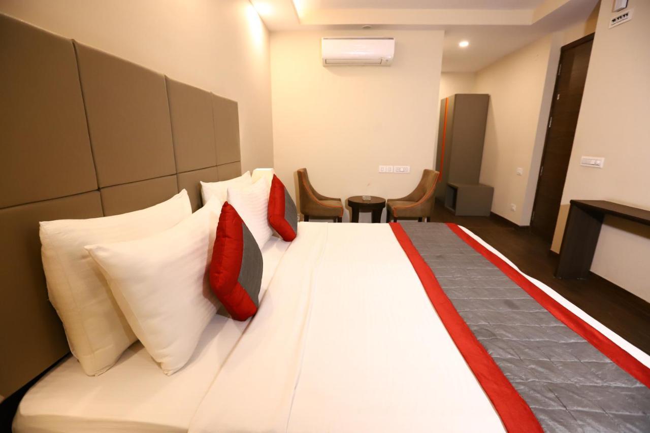 Hotel Azulo Inn Bhikaji Cama Place Delhi - Couple Friendly Local Ids Accepted New Delhi Buitenkant foto